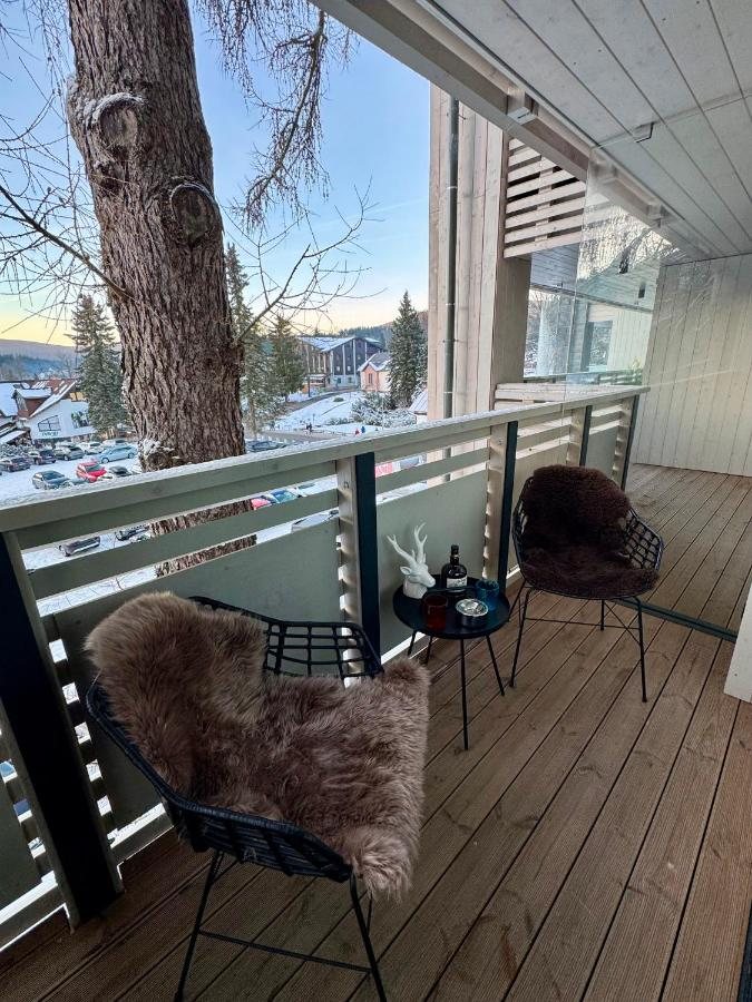 Balkon s posezením